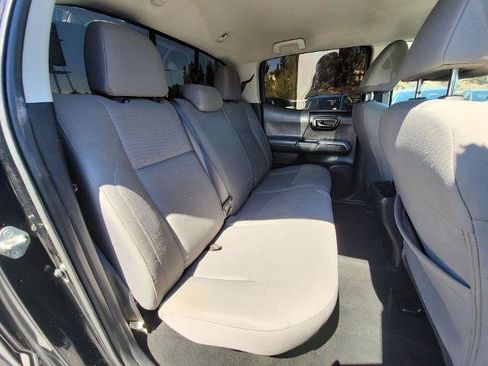 Used 2017 Toyota Tacoma SR5 w/ SR5 Appearance Package (SM) image 23