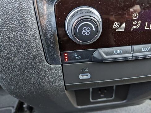 Used 2024 Chevrolet Tahoe Z71 w/ Luxury Package image 42