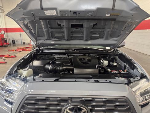 Certified 2020 Toyota Tacoma TRD Sport w/ Technology Package image 21