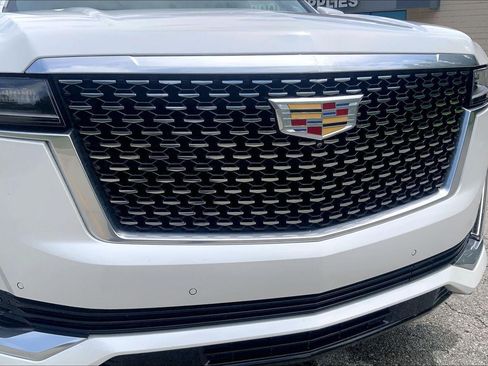 Used 2022 Cadillac Escalade Premium Luxury AWD/4WD image 31