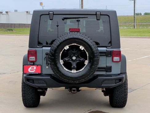 Used 2014 Jeep Wrangler Rubicon w/ Power Convenience Group AWD/4WD image 7