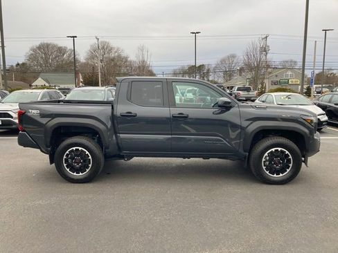 Certified 2024 Toyota Tacoma TRD Off-Road image 10