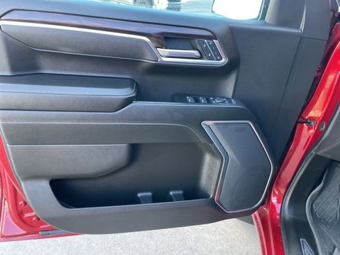 Used 2025 GMC Sierra 1500 SLT image 14