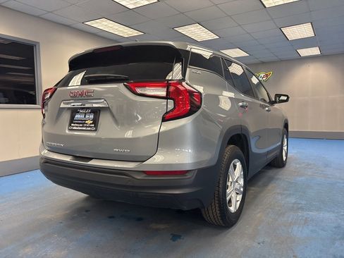 Certified 2024 GMC Terrain SLE image 2