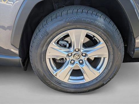 Used 2024 Toyota RAV4 XLE FWD image 29