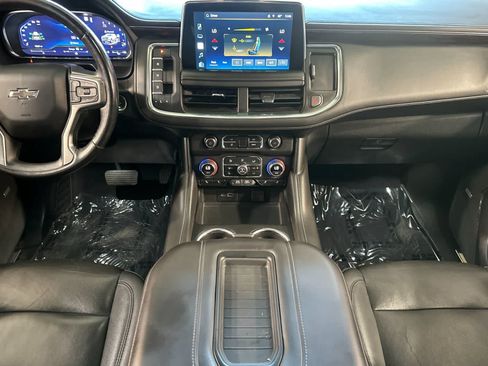 Used 2022 Chevrolet Suburban Z71 w/ Z71 Off-Road Package AWD/4WD image 4
