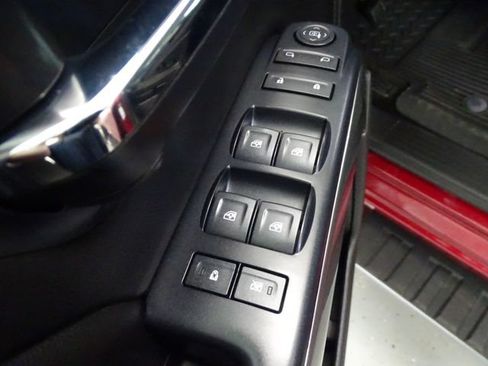 Used 2018 Chevrolet Silverado 1500 LT w/ All Star Edition AWD/4WD image 9