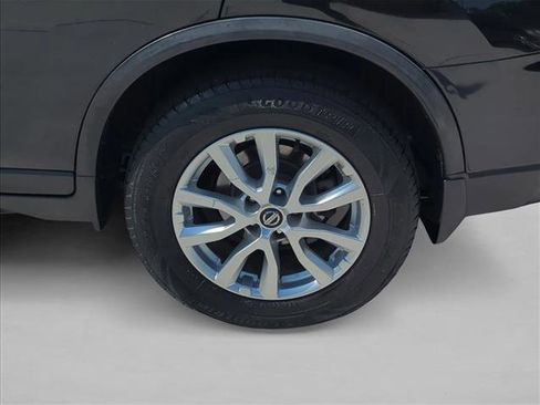 Used 2017 Nissan Rogue SV FWD image 21