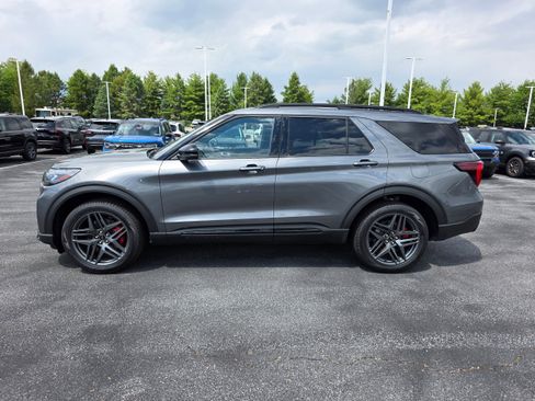 New 2026 Ford Explorer ST-Line AWD/4WD image 2