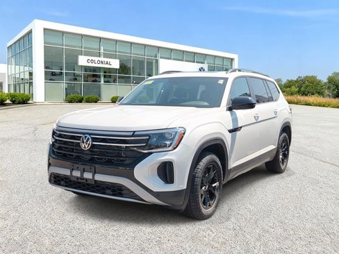 New 2026 Volkswagen Atlas Peak Edition AWD/4WD image 1