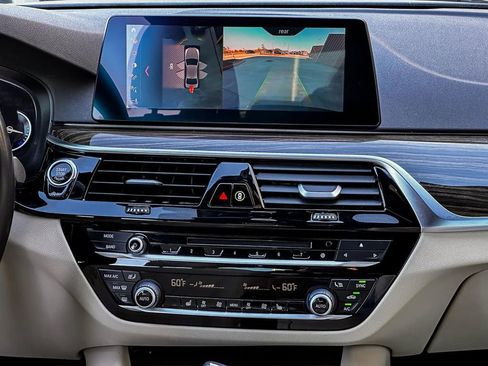 Used 2019 BMW 530i w/ Premium Package image 31