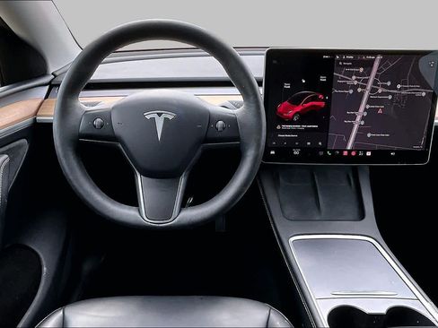 Used 2023 Tesla Model Y Long Range AWD/4WD image 5