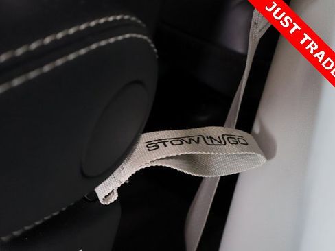 Used 2024 Chrysler Pacifica Touring-L image 17