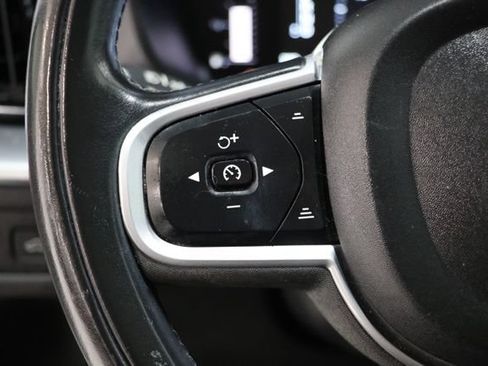 Used 2018 Volvo XC60 T5 Momentum w/ Vision Package AWD/4WD image 19