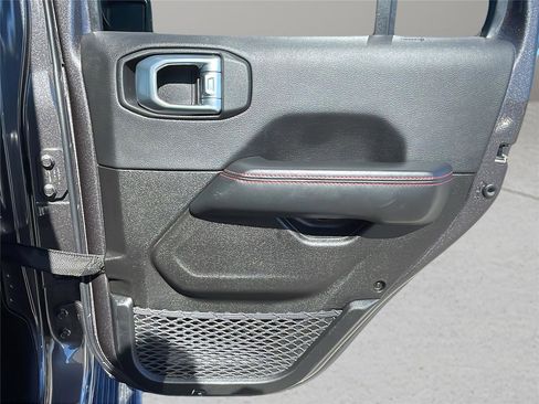 Used 2024 Jeep Wrangler Unlimited Rubicon w/ Technology Group image 14