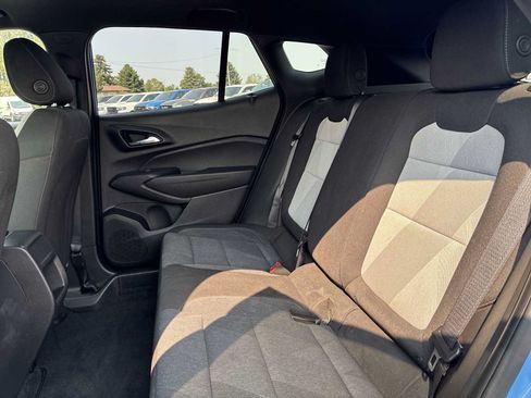 Used 2024 Chevrolet Trax RS w/ Sunroof Package FWD image 24