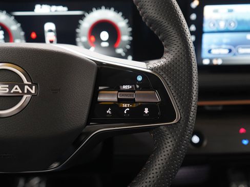 Used 2024 Nissan Ariya ENGAGE+ e-4ORCE image 28