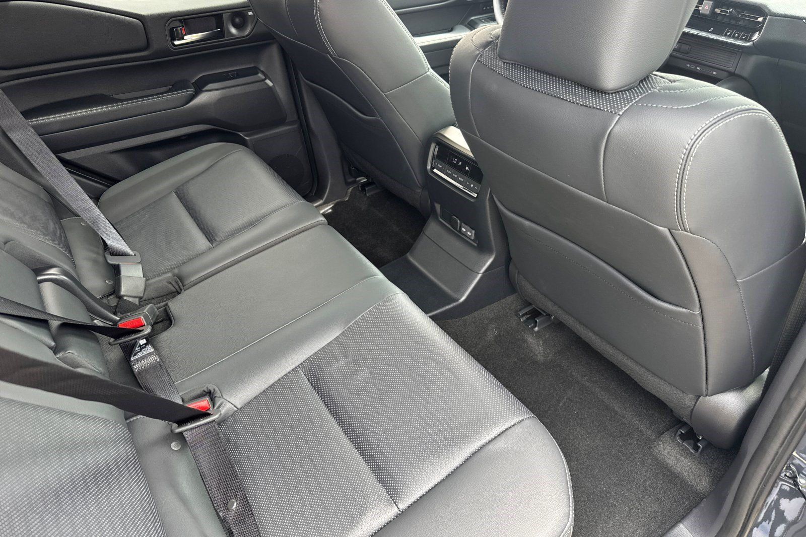 Used 2026 Toyota Land Cruiser w/ Premium Package AWD/4WD image 32