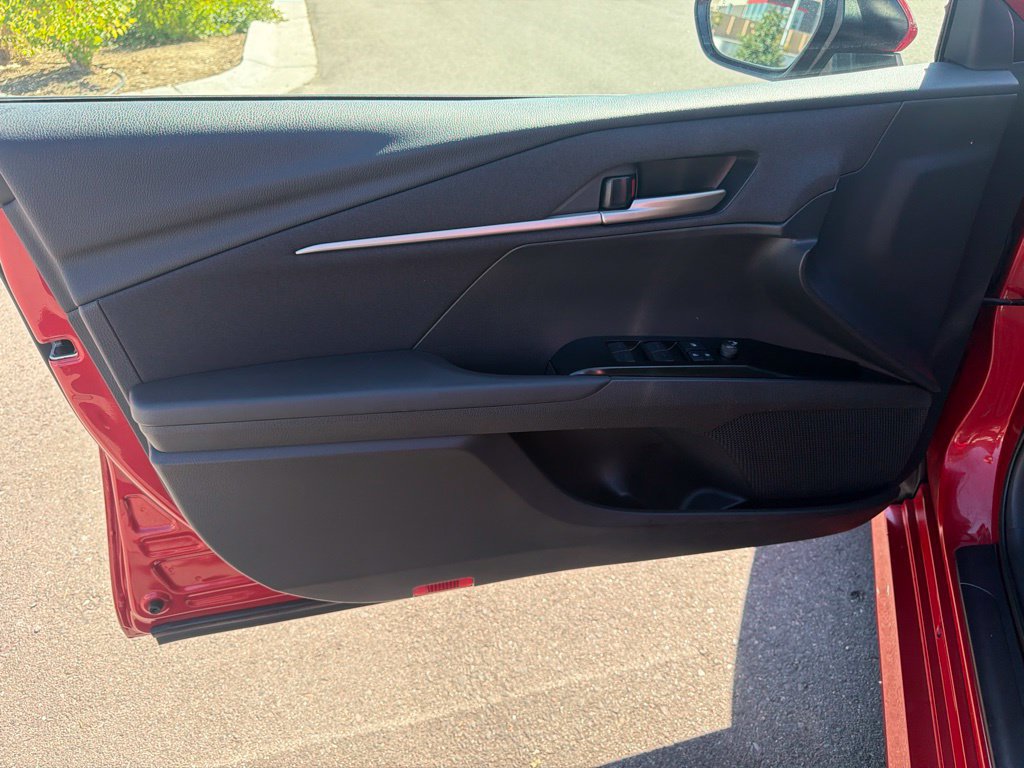 Used 2025 Toyota Camry LE FWD image 21