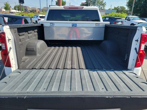 Used 2021 Chevrolet Silverado 1500 LT w/ Bed Protection Package AWD/4WD image 9