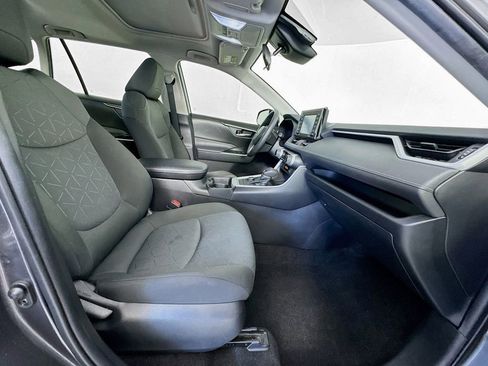 Used 2021 Toyota RAV4 XLE w/ Convenience Package image 27