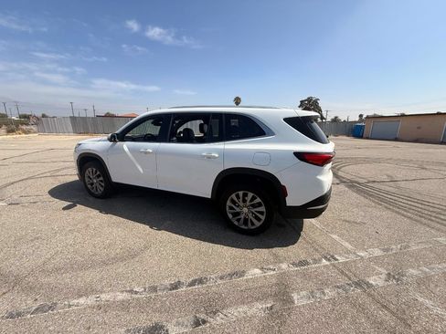 Used 2025 Buick Enclave Preferred FWD image 6