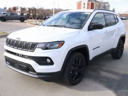 New 2026 Jeep Compass Latitude image 10