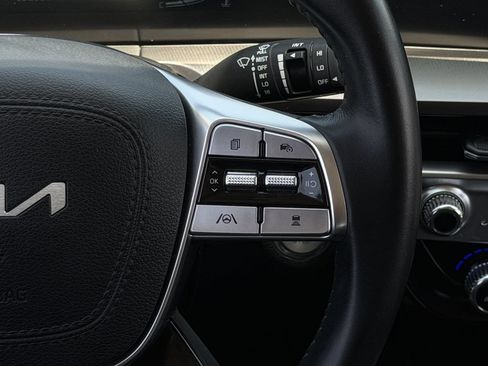 Used 2024 Kia Telluride LX FWD image 14