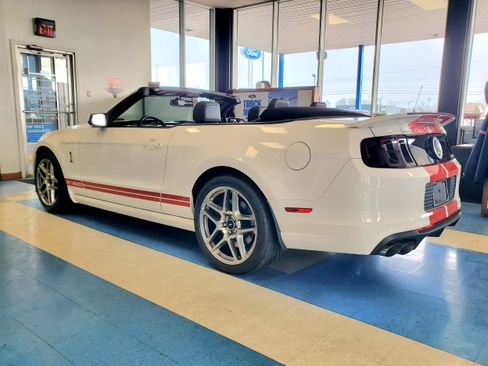 Used 2013 Ford Mustang Shelby GT500 image 3