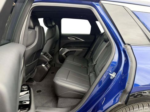 Used 2024 Cadillac Lyriq Luxury image 12