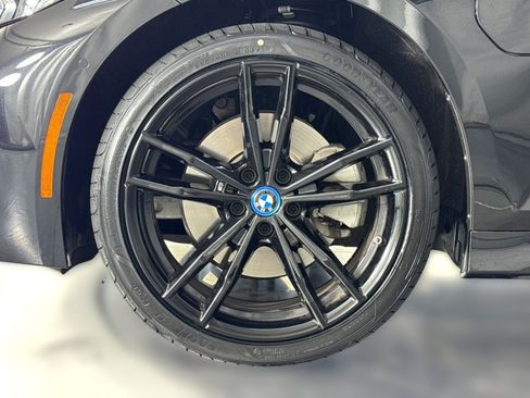 Used 2024 BMW 330e w/ M Sport Package RWD image 11