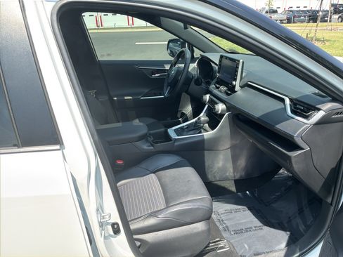 Used 2022 Toyota RAV4 XSE AWD/4WD image 33