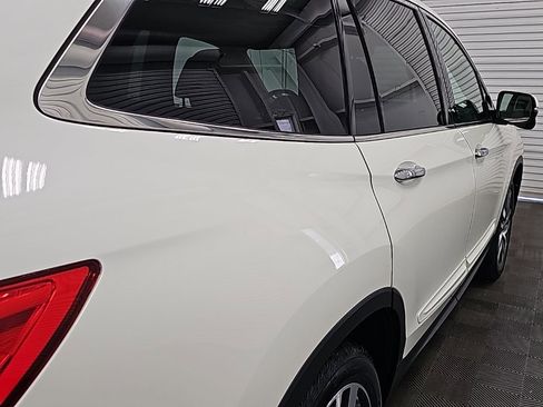 Used 2018 Honda Pilot Touring image 9