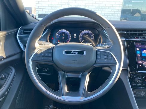 New 2025 Jeep Grand Cherokee 4WD image 14