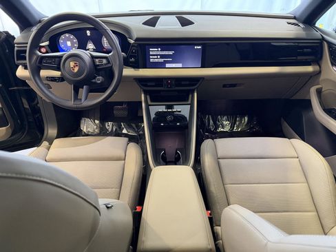 Certified 2025 Porsche Macan Electric image 17