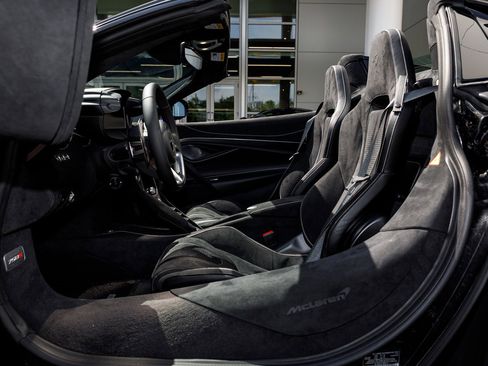 New 2026 McLaren 750S Spider RWD image 48