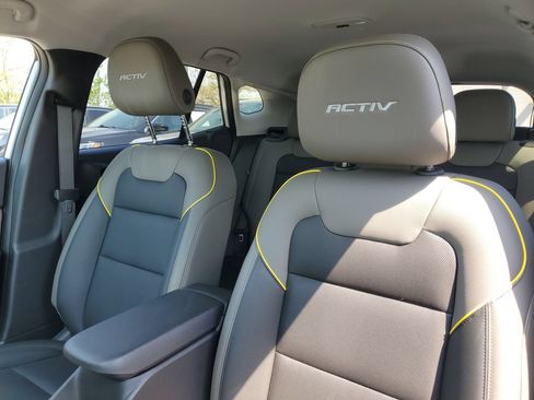 Used 2025 Chevrolet Trax ACTIV FWD image 10