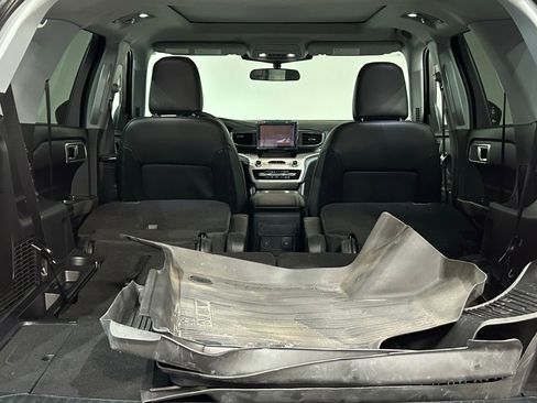 Used 2023 Ford Explorer XLT w/ Equipment Group 202A image 38