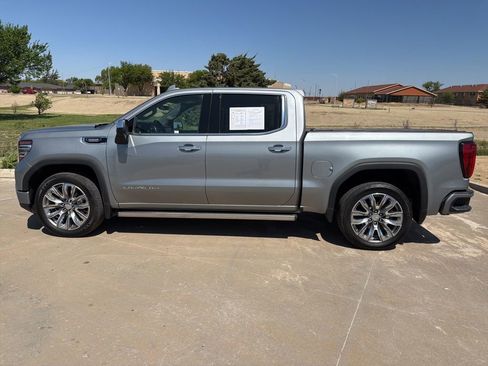 Used 2023 GMC Sierra 1500 Denali w/ Denali Reserve Package AWD/4WD image 9