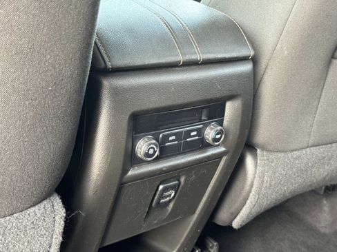 Used 2018 Chevrolet Traverse LT image 26