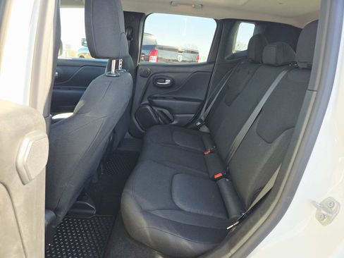 Used 2023 Jeep Renegade Latitude w/ Sun & Fun Group image 14