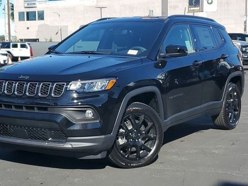 New 2026 Jeep Compass Latitude image 32