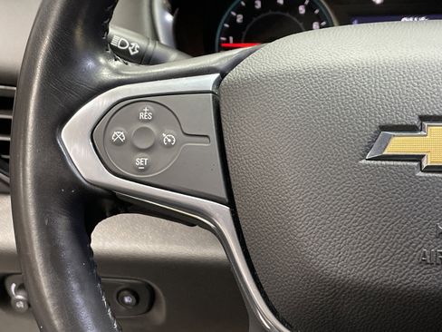 Used 2021 Chevrolet Traverse LT image 19