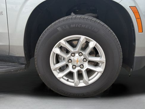 Used 2025 Chevrolet Tahoe LT RWD image 9