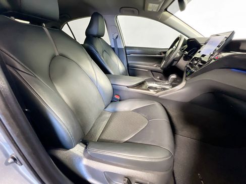 Used 2022 Toyota Camry XLE image 31