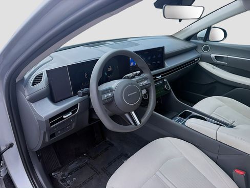 Used 2025 Hyundai Sonata SEL image 9