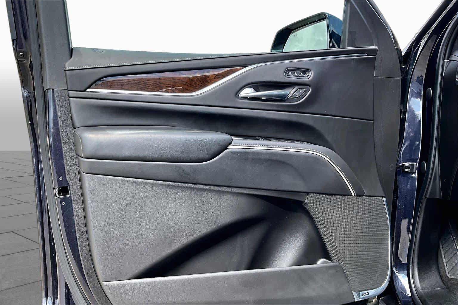 Used 2022 Cadillac Escalade Premium Luxury Platinum AWD/4WD image 20