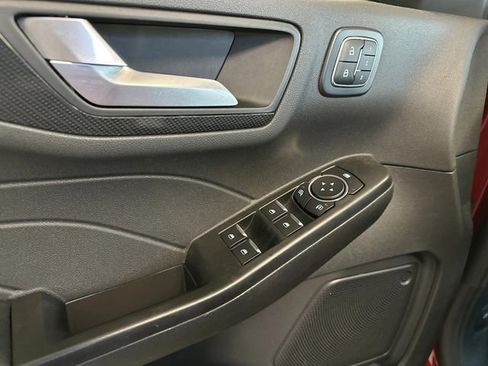 Certified 2025 Ford Escape ST-Line Elite image 31