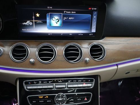 Used 2017 Mercedes-Benz E 400 4MATIC Wagon image 20