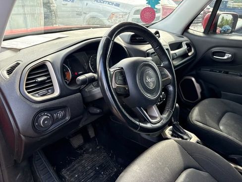 Used 2017 Jeep Renegade Latitude w/ Cold Weather Group AWD/4WD image 8